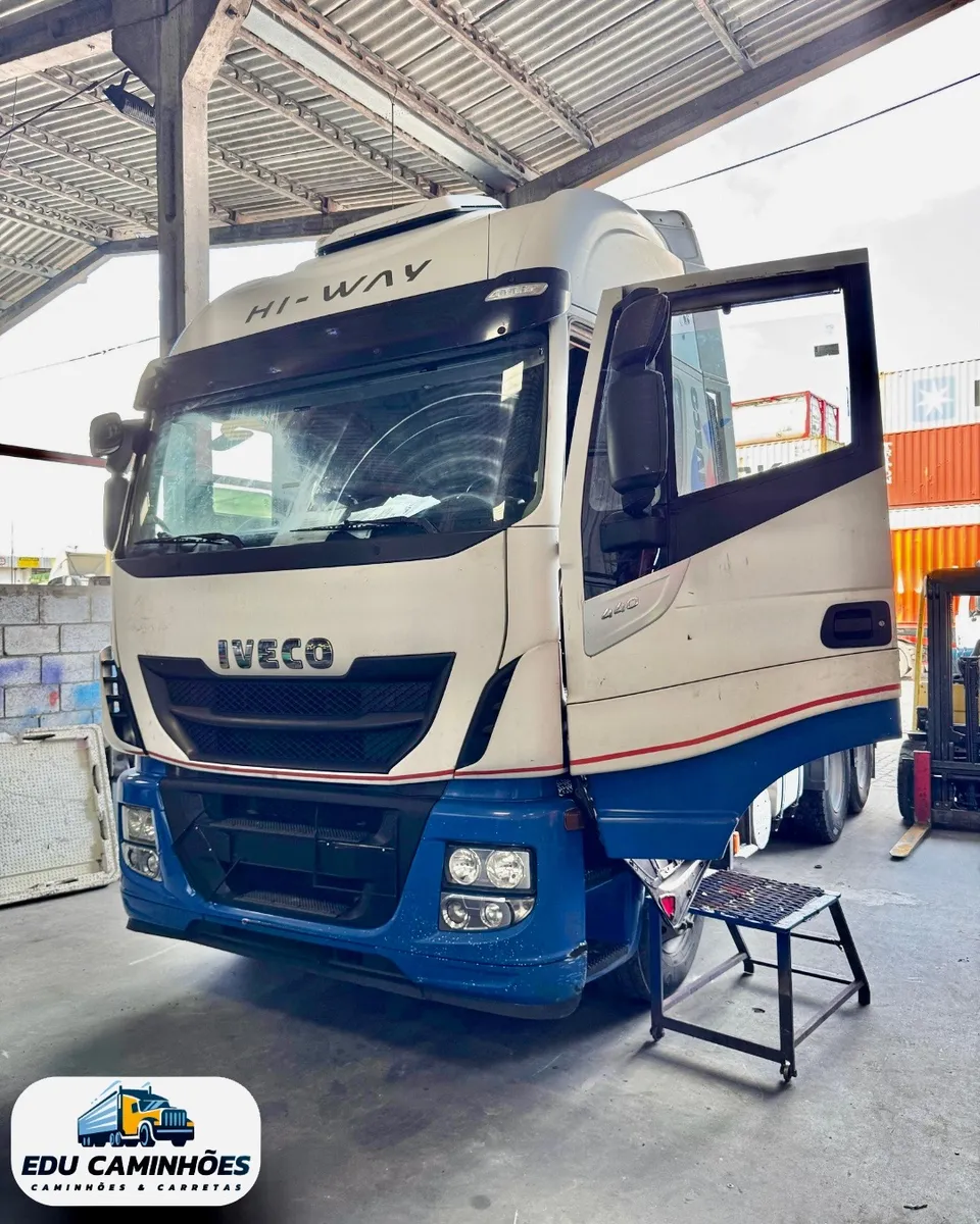 D_NQ_NP_2X_667413-MLB83923424454_042025-F-iveco-hi-hay-6x2-2021